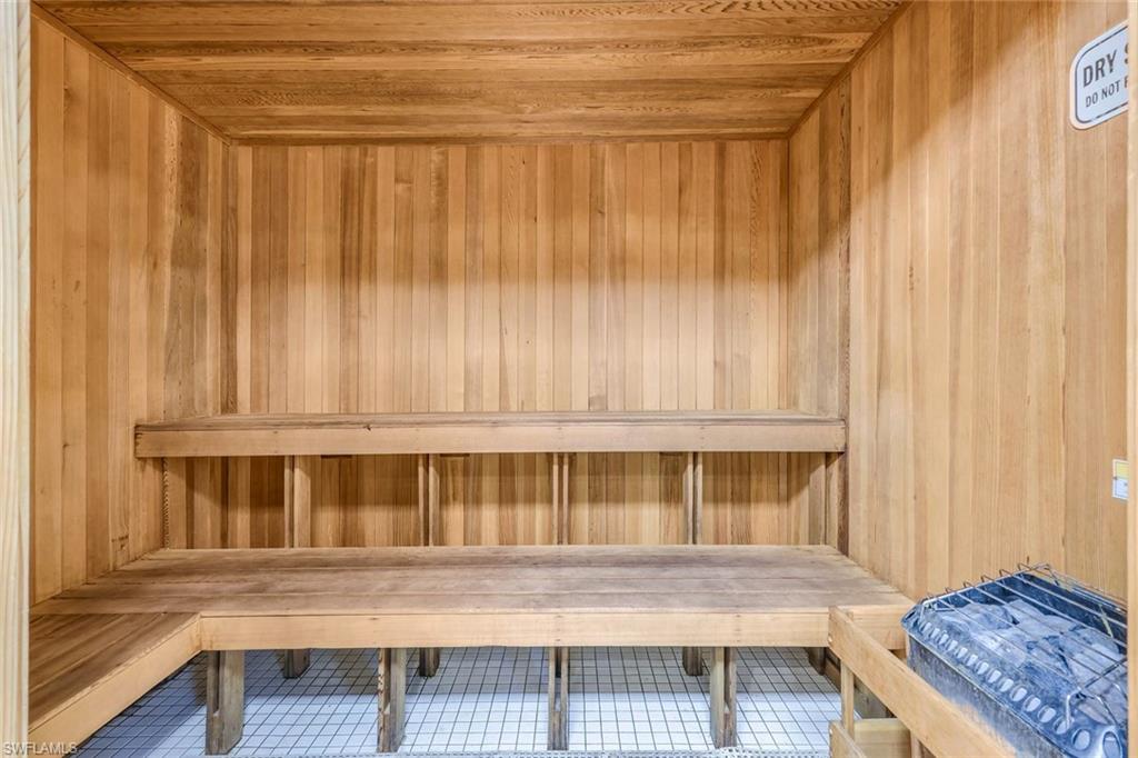 15239 Summit Place CIR # 246, NAPLES Unit: 246