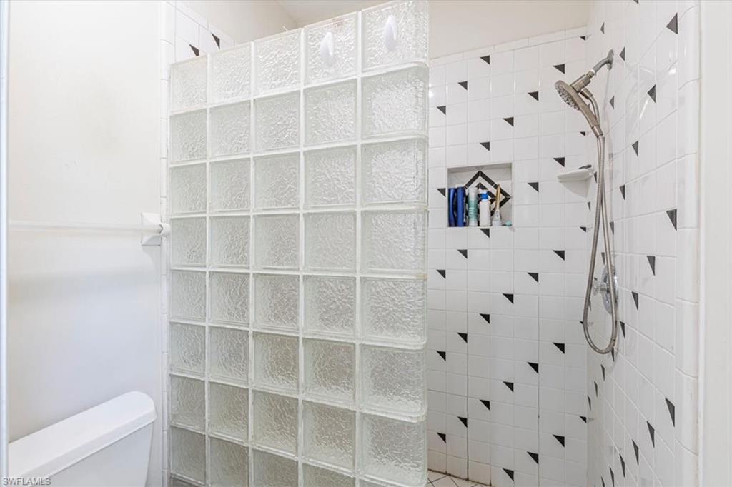 3618 Cottage Club LN, NAPLES