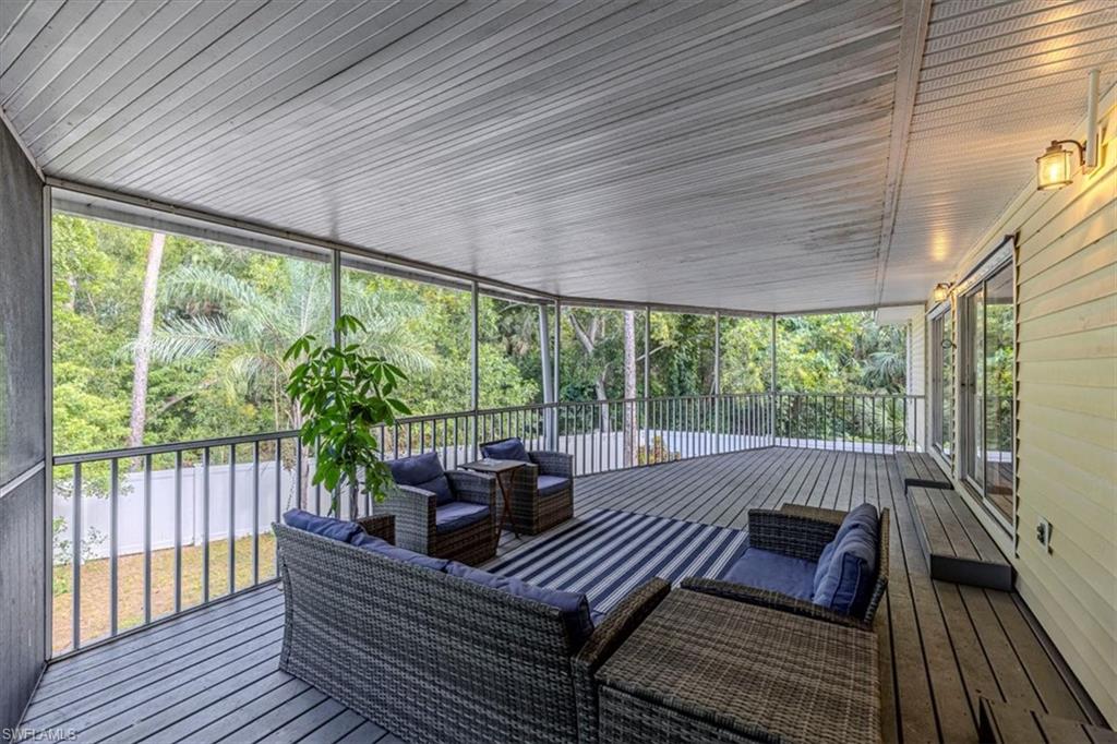 3618 Cottage Club LN, NAPLES