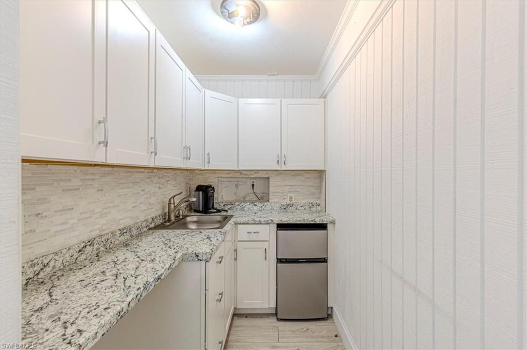 3618 Cottage Club LN, NAPLES