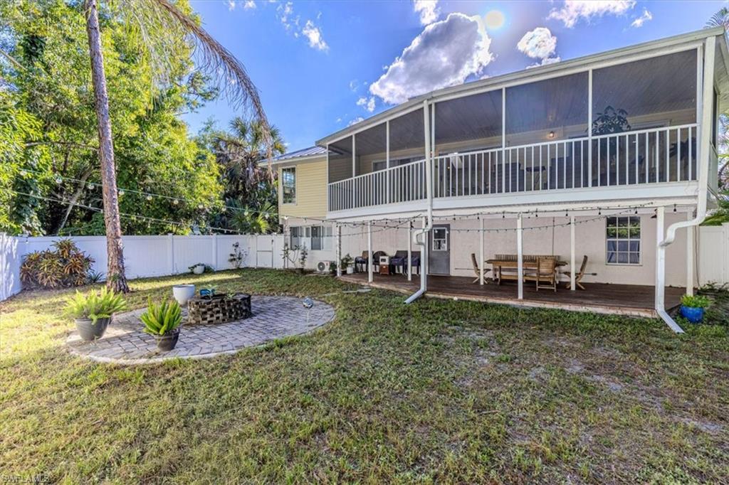 3618 Cottage Club LN, NAPLES