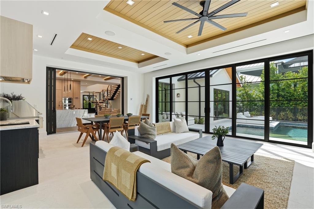 349 2nd AVE N, NAPLES