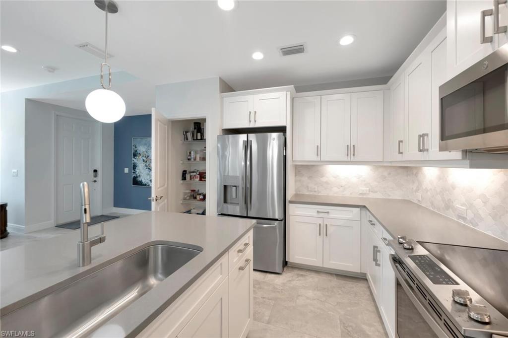 2542 Seychelles DR # 704