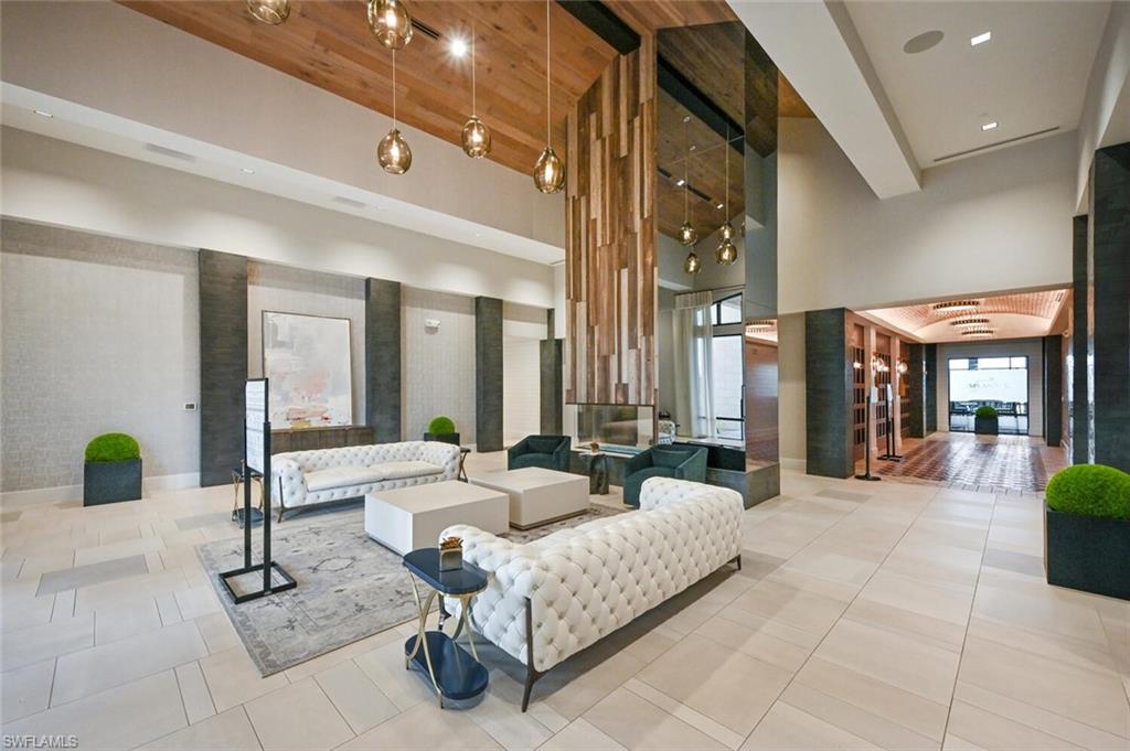 9389 Pocida CT # 202