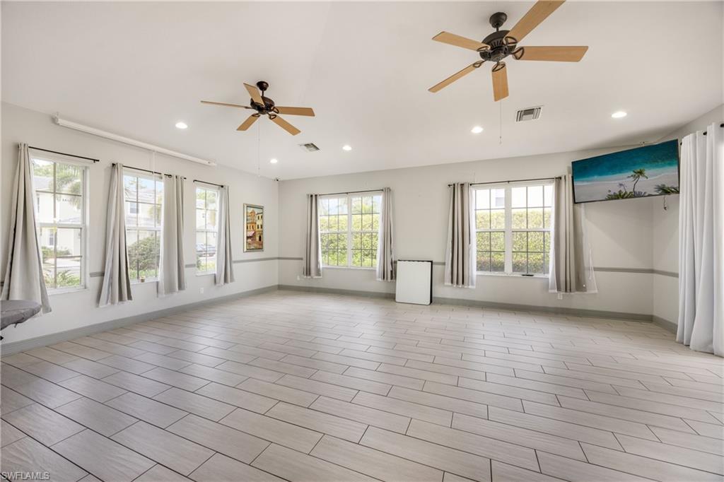 1320 Mariposa CIR # 104