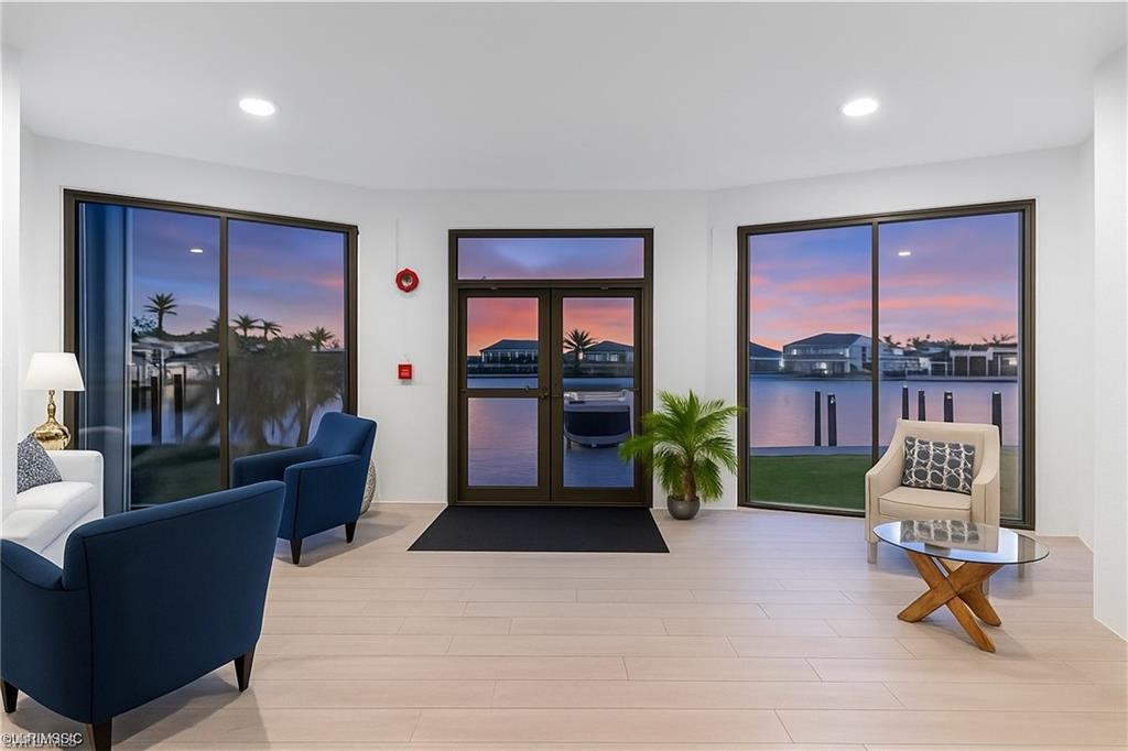 300 Park Shore DR # 5B