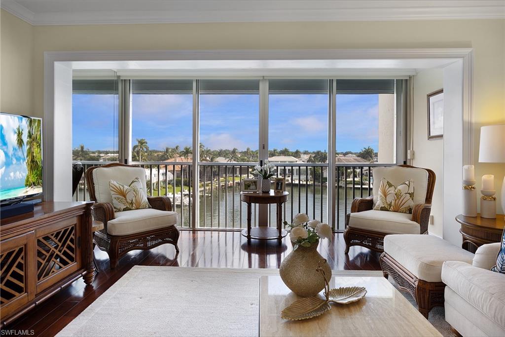 300 Park Shore DR # 5B