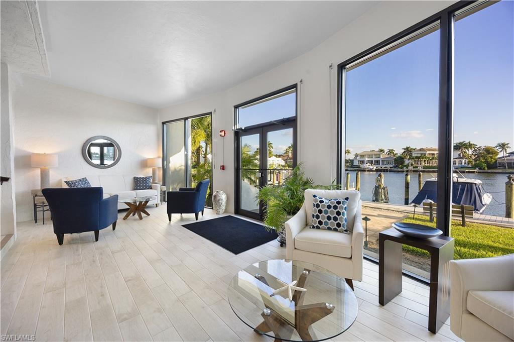 300 Park Shore DR # 5B