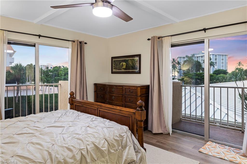 3000 Gulf Shore BLVD N # 211