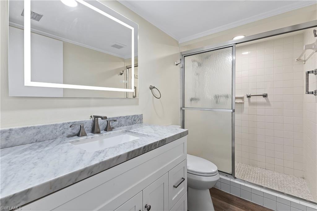 3000 Gulf Shore BLVD N # 211