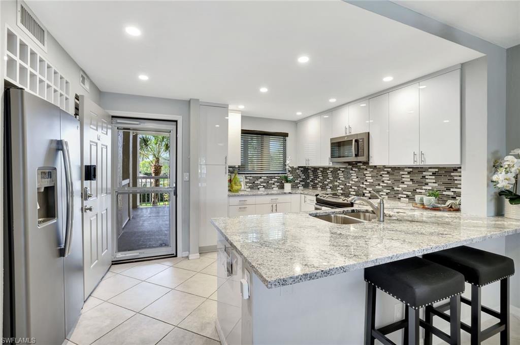 889 COLLIER CT # 203 Unit: 2-203