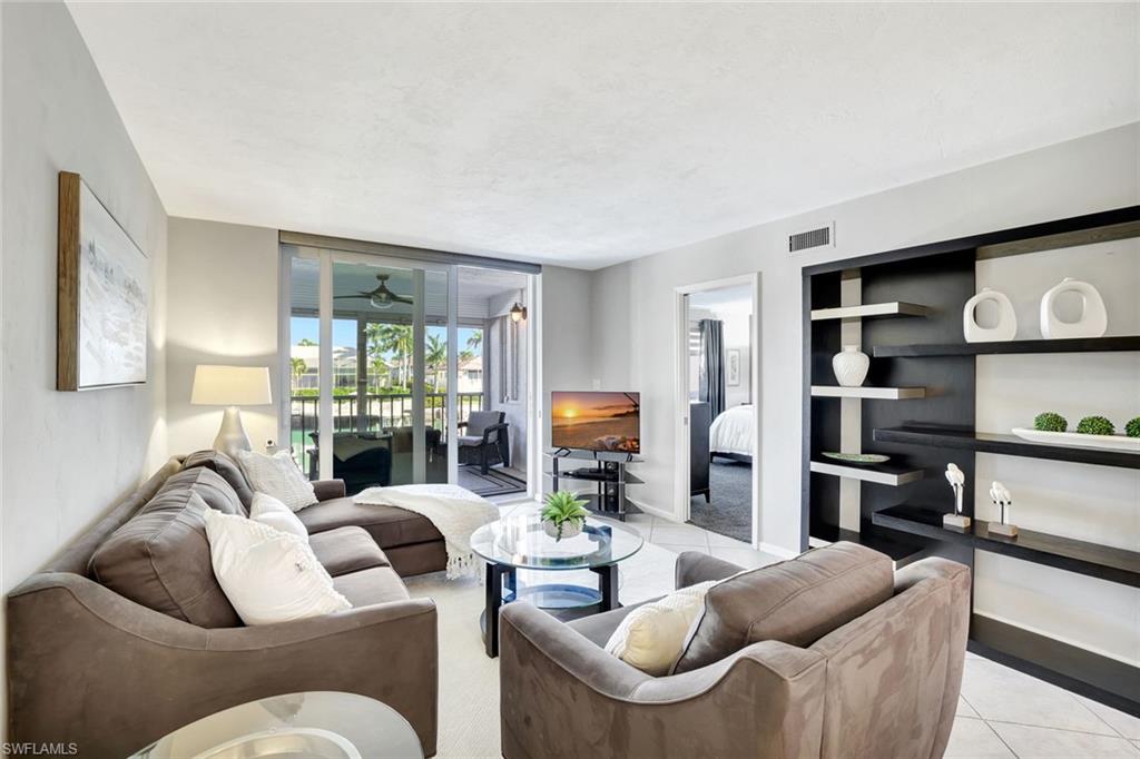 889 COLLIER CT # 203 Unit: 2-203