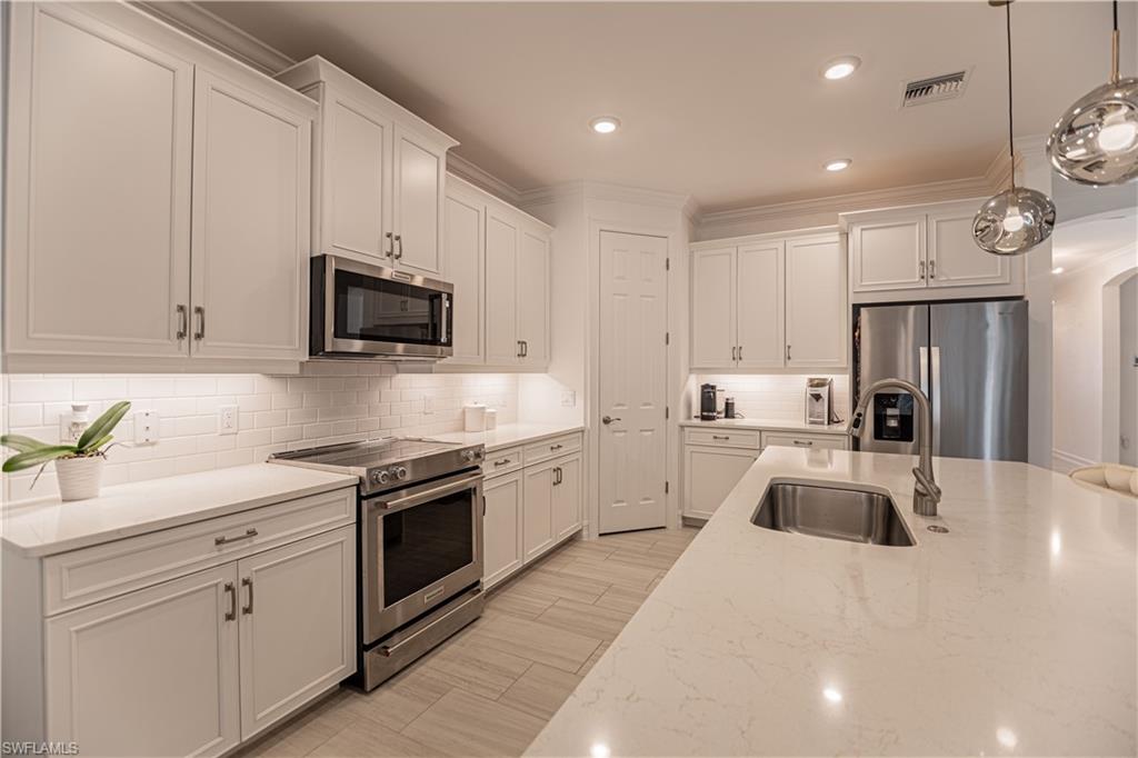 18750 Lake Hammock DR