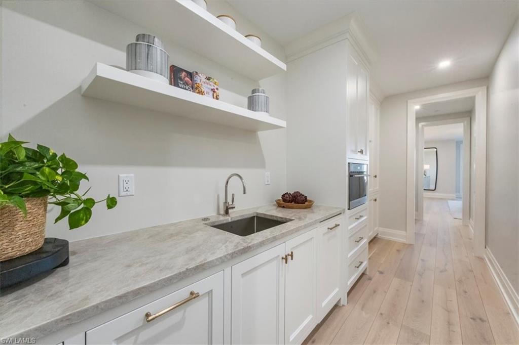 1820 Gulf Shore BLVD N # 403 Unit: 402-403