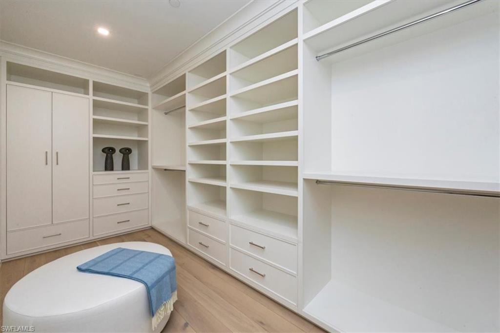 1820 Gulf Shore BLVD N # 403 Unit: 402-403