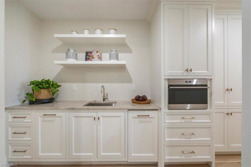 1820 Gulf Shore BLVD N # 403 Unit: 402-403