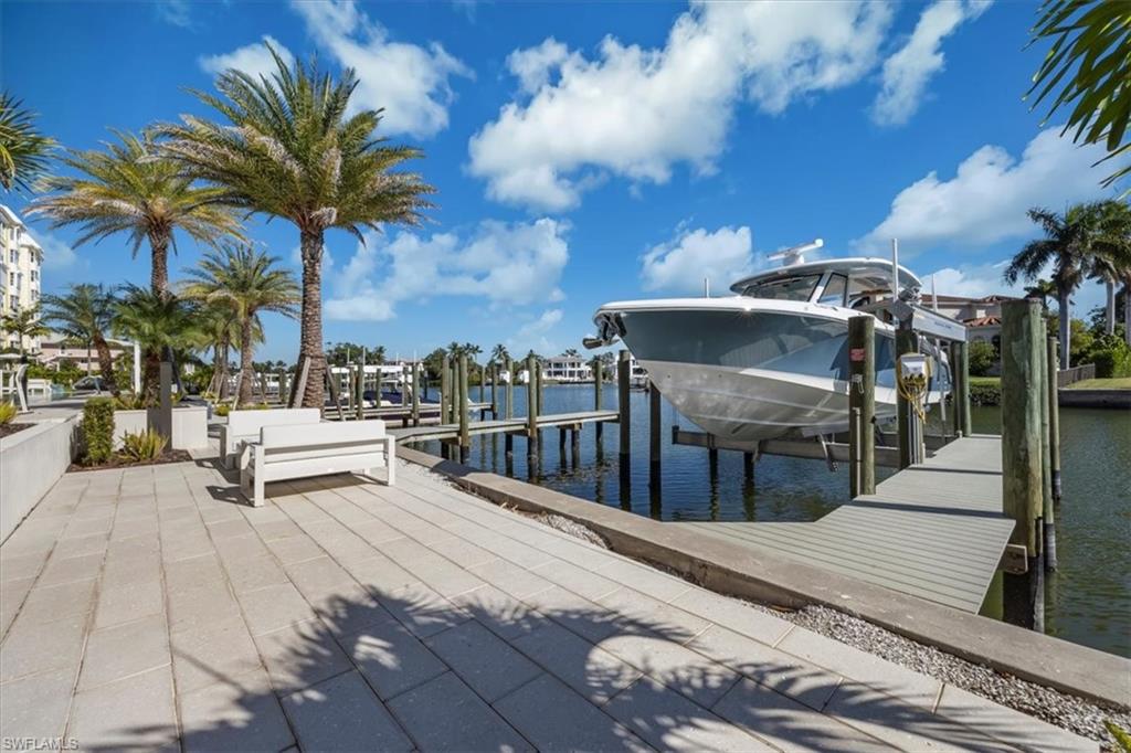 1820 Gulf Shore BLVD N # 403 Unit: 402-403