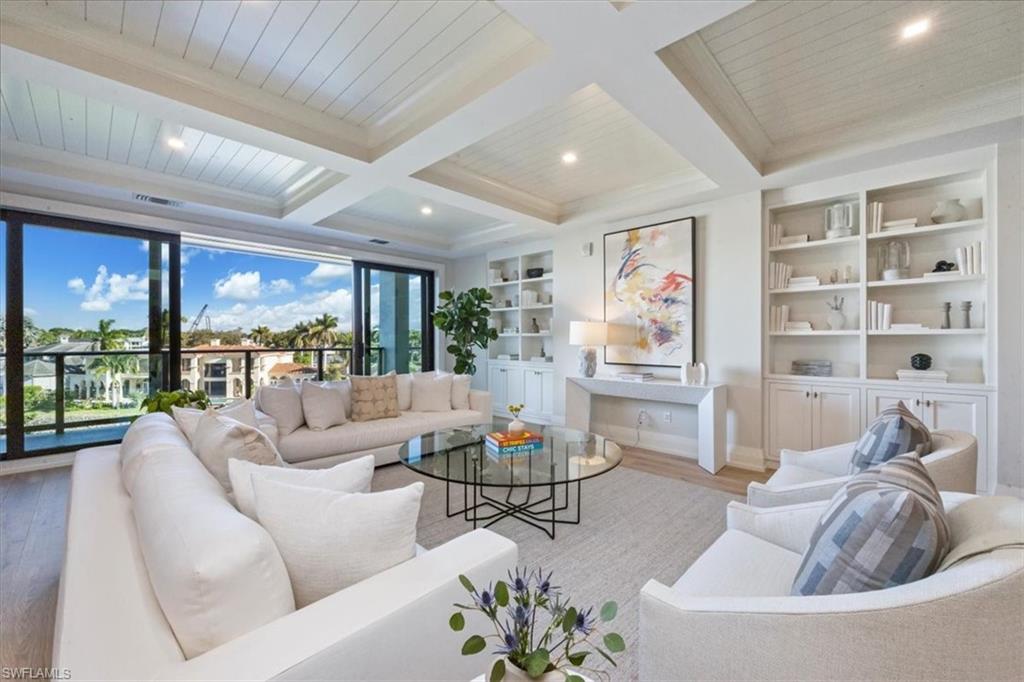 1820 Gulf Shore BLVD N # 403 Unit: 402-403