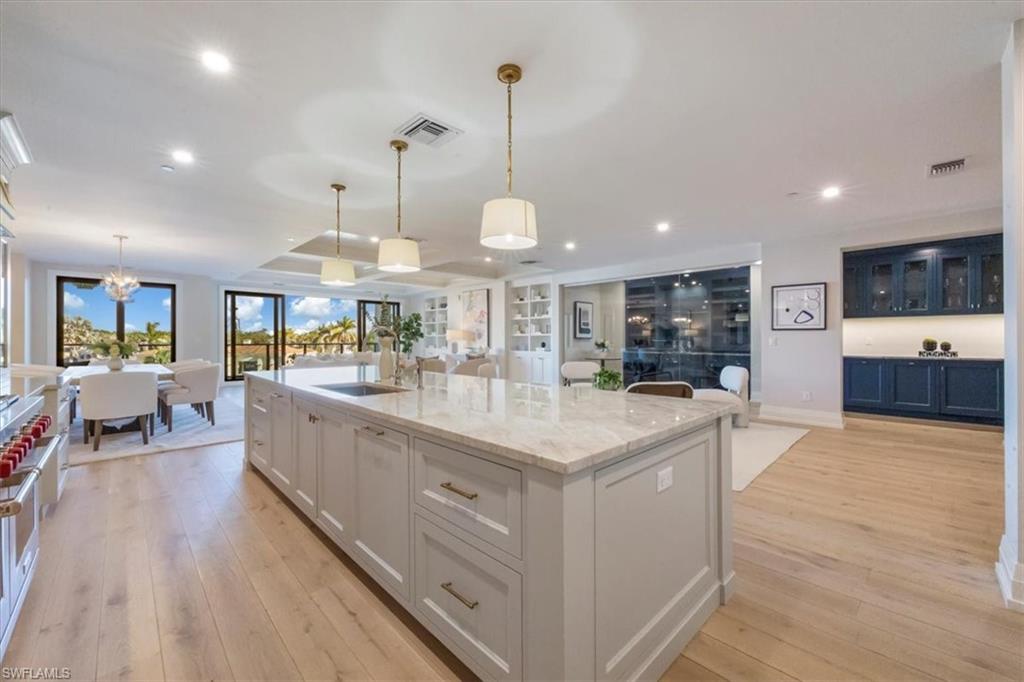 1820 Gulf Shore BLVD N # 403 Unit: 402-403