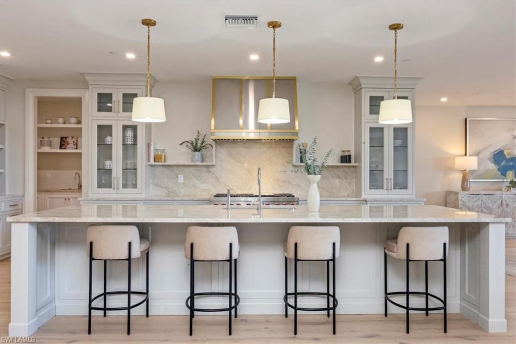 1820 Gulf Shore BLVD N # 403 Unit: 402-403