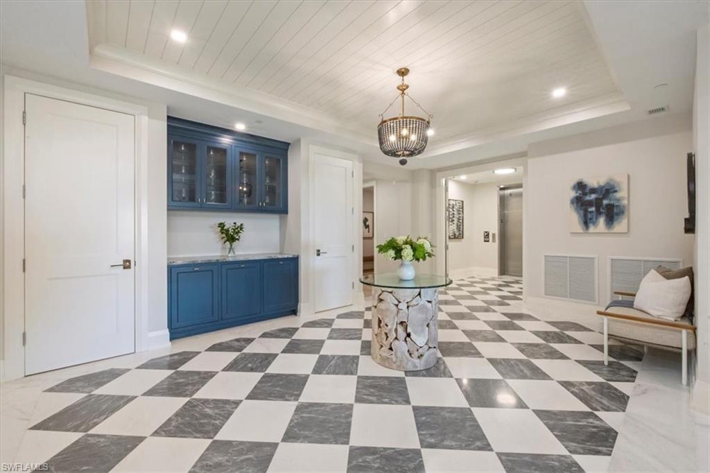 1820 Gulf Shore BLVD N # 403 Unit: 402-403