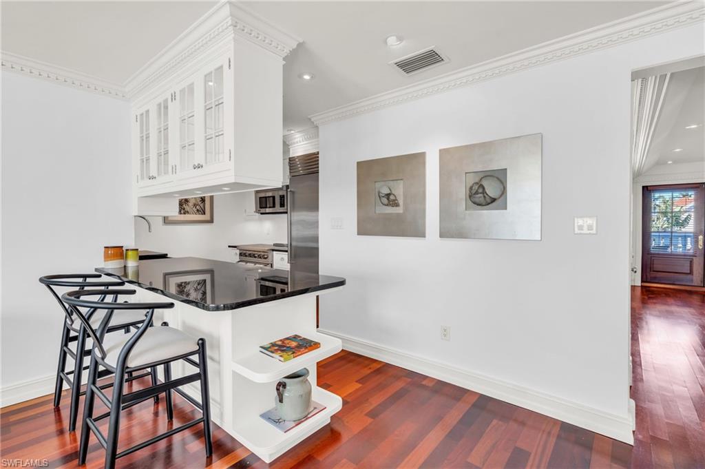 271 Broad AVE S # 202