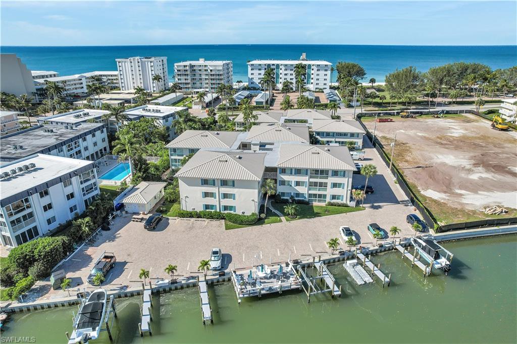 1950 Gulf Shore BLVD N # 201