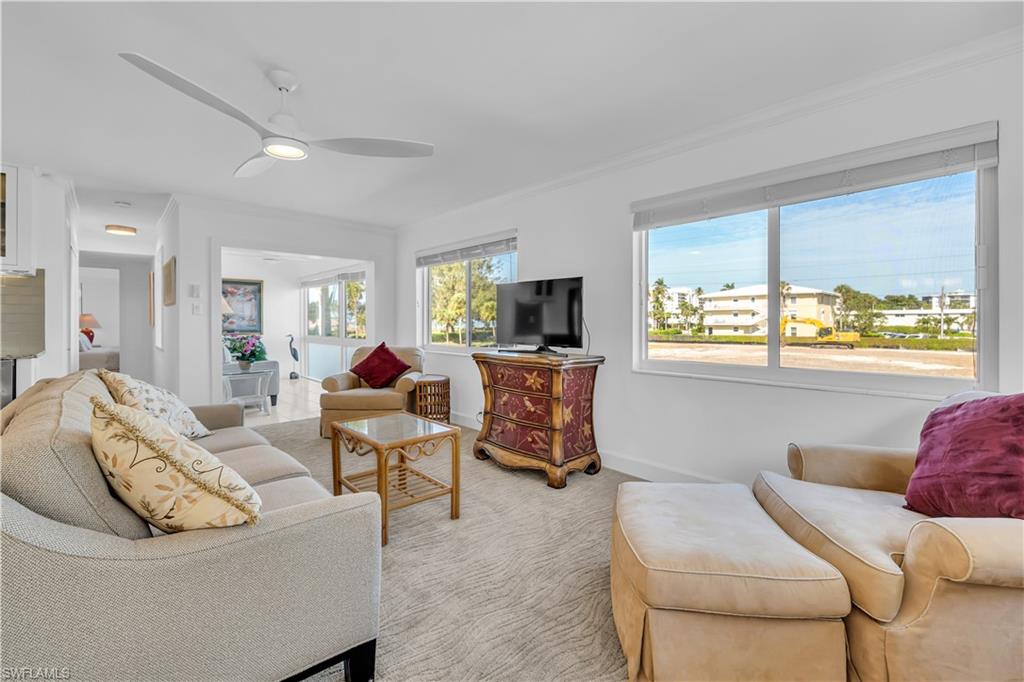 1950 Gulf Shore BLVD N # 201