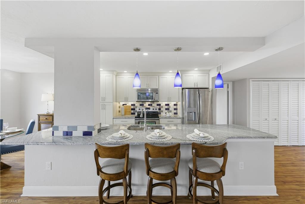 11 Bluebill AVE # 201