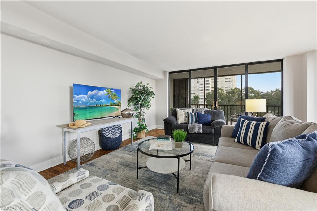 11 Bluebill AVE # 201