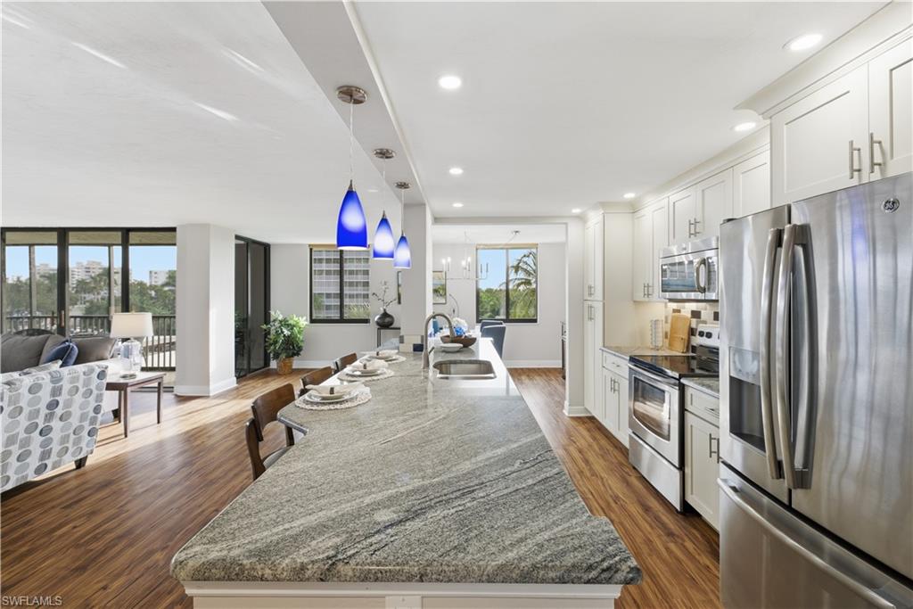 11 Bluebill AVE # 201