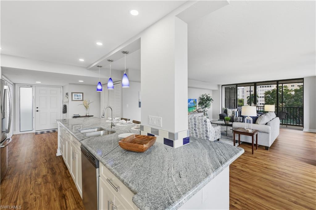 11 Bluebill AVE # 201