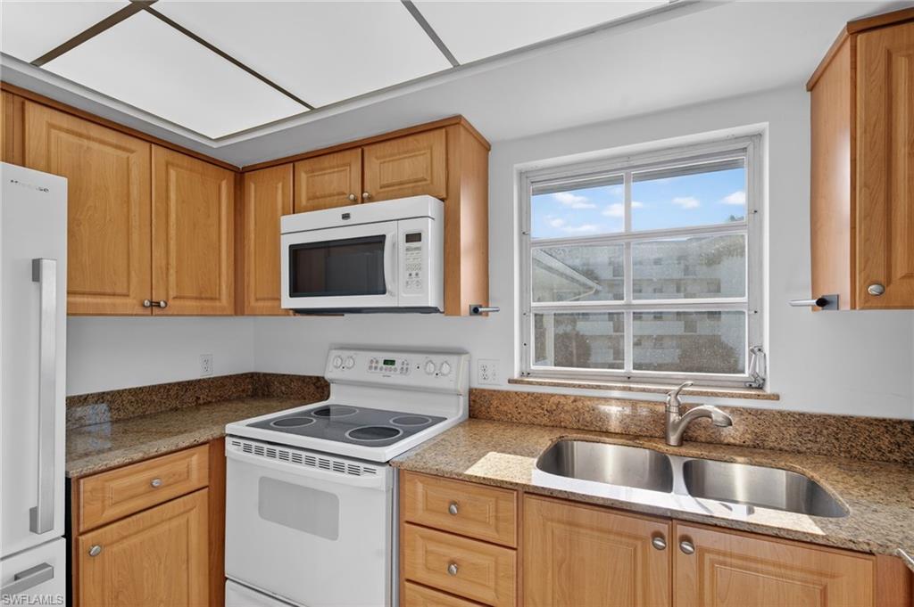 5 High Point CIR W # 303