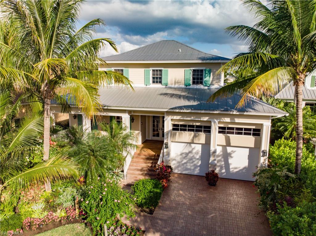 725 W Lake DR