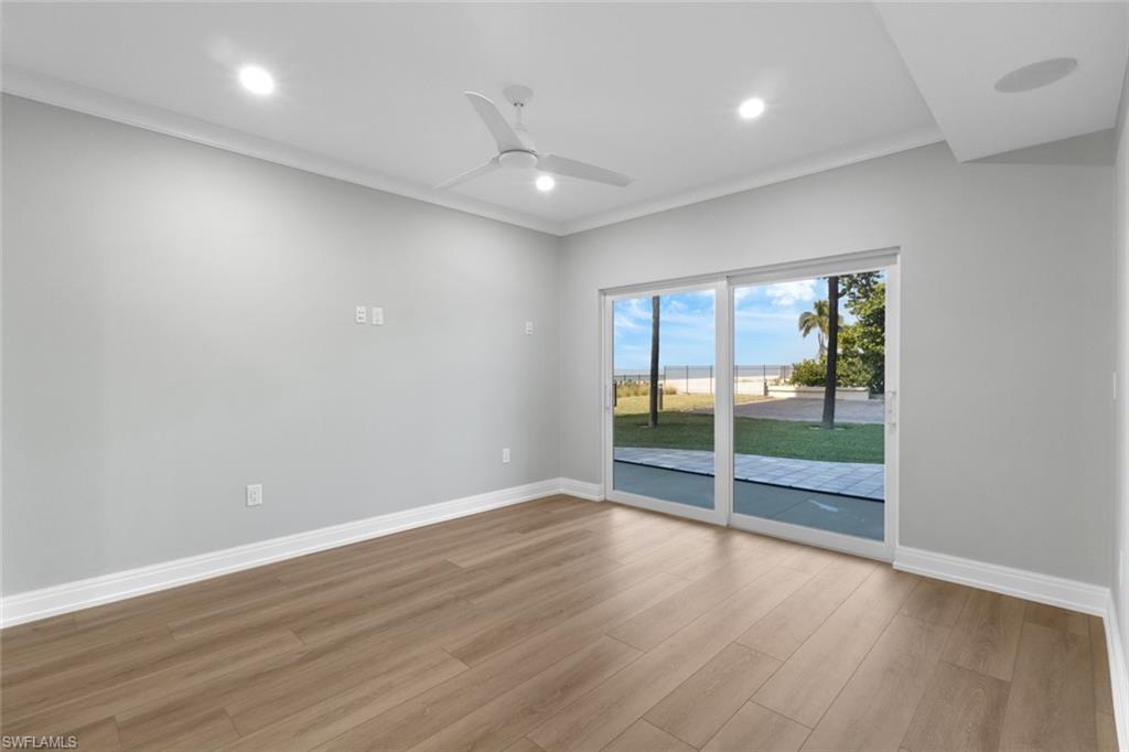 3399 Gulf Shore BLVD N # 111