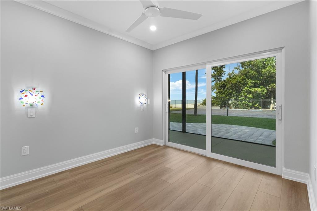 3399 Gulf Shore BLVD N # 111