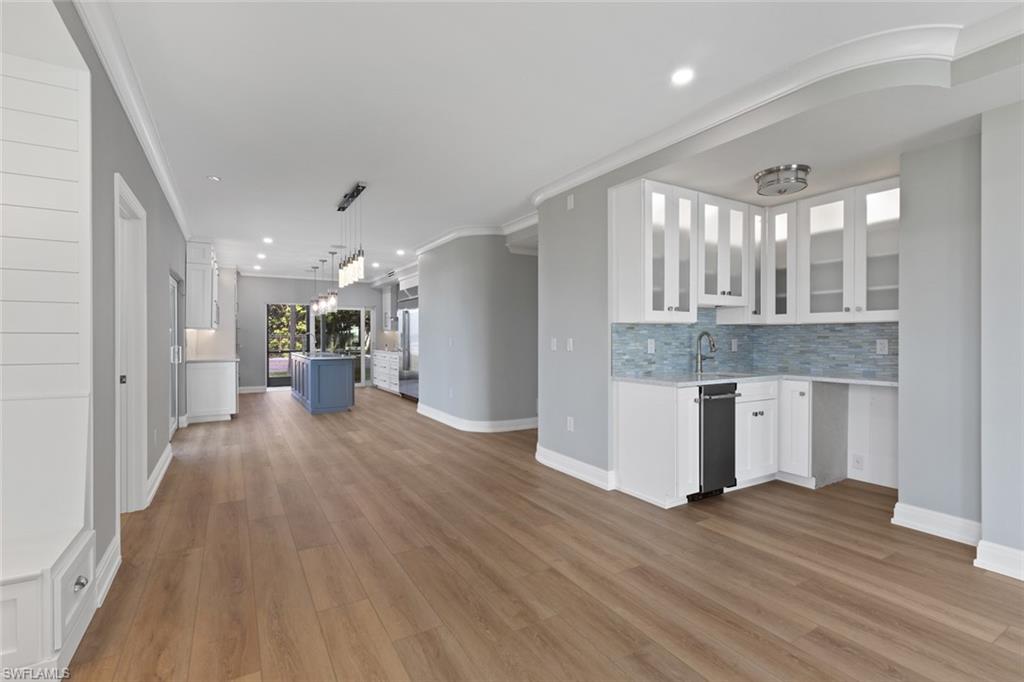 3399 Gulf Shore BLVD N # 111