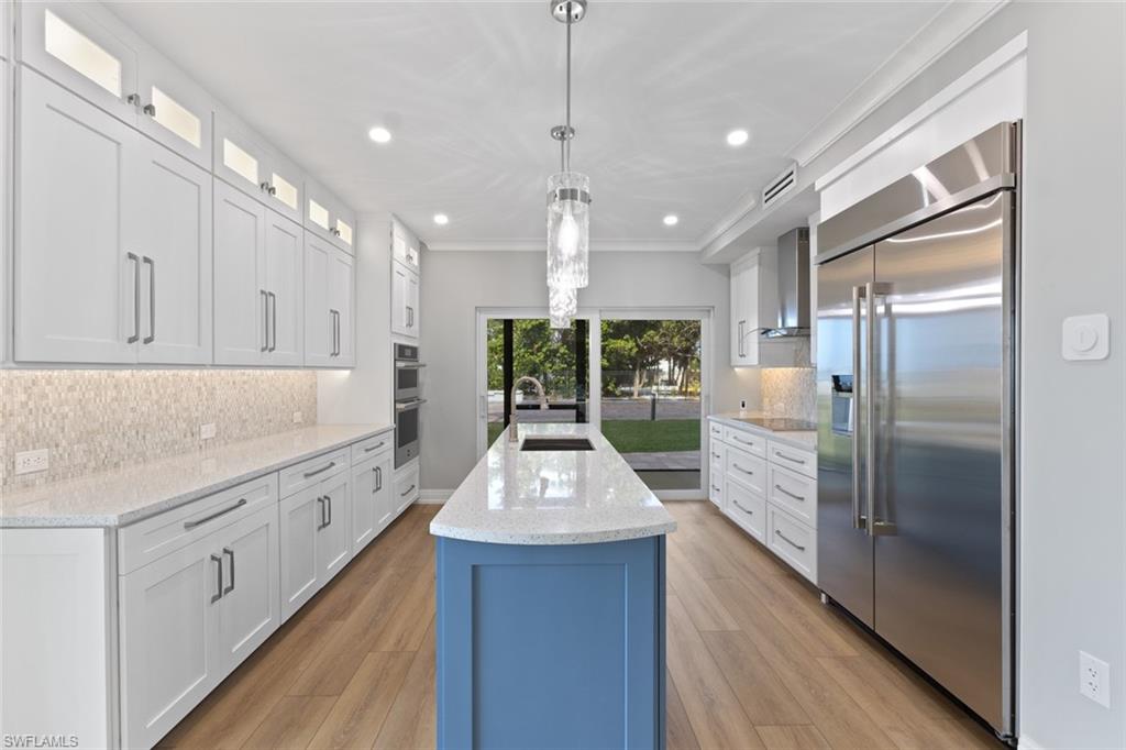 3399 Gulf Shore BLVD N # 111