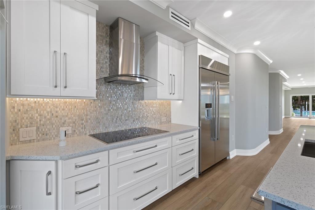 3399 Gulf Shore BLVD N # 111