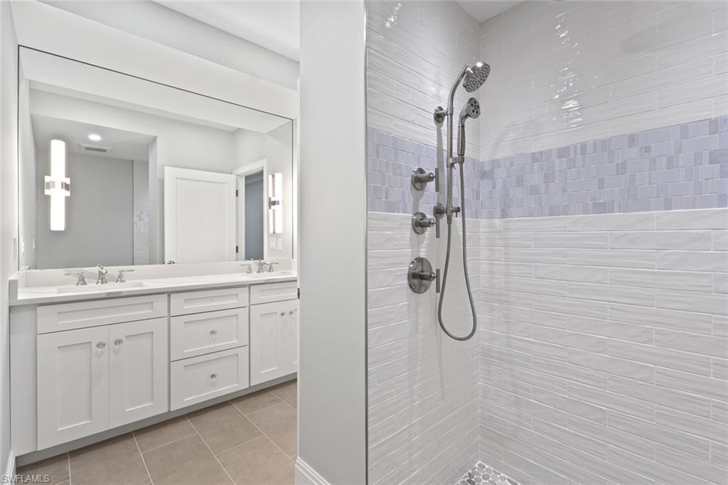 3399 Gulf Shore BLVD N # 111