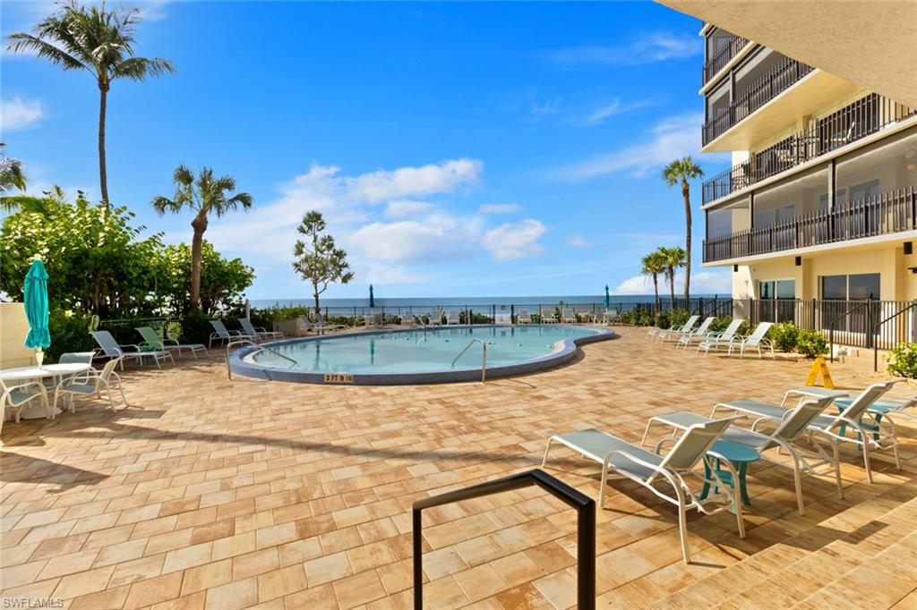 3399 Gulf Shore BLVD N # 111