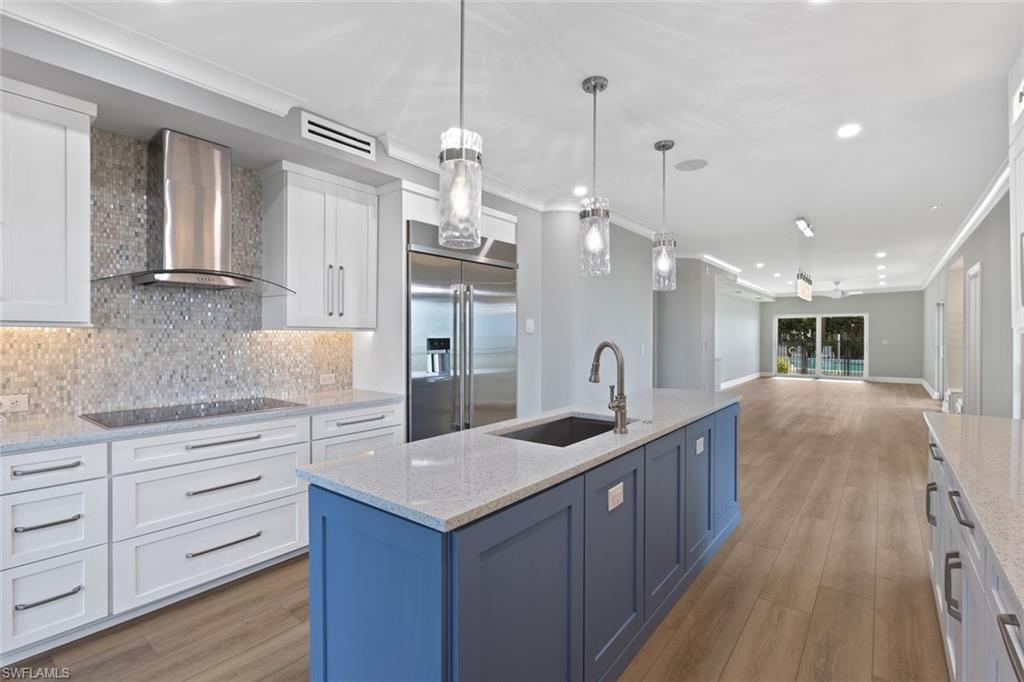 3399 Gulf Shore BLVD N # 111