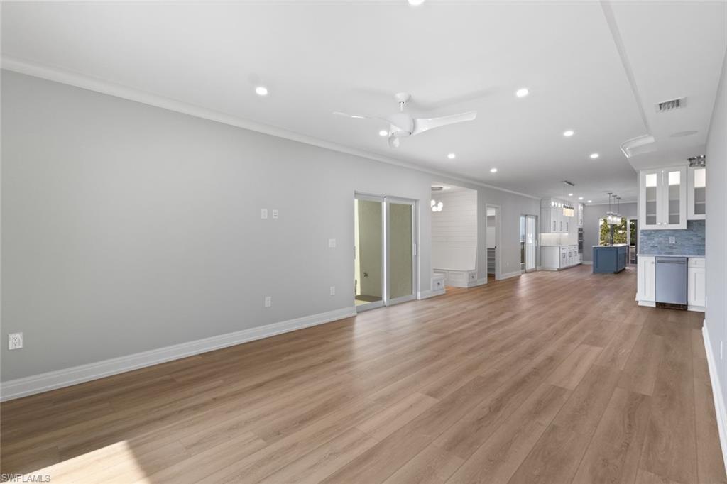 3399 Gulf Shore BLVD N # 111