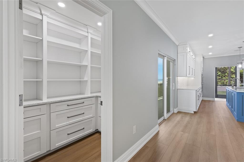 3399 Gulf Shore BLVD N # 111