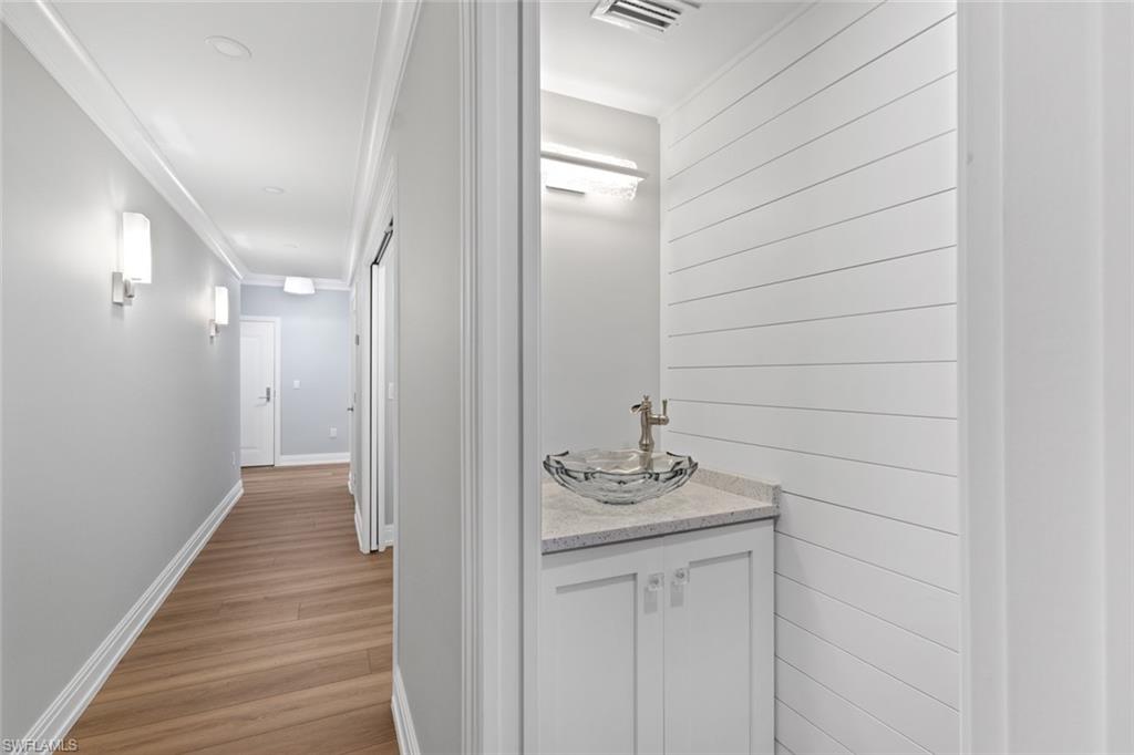 3399 Gulf Shore BLVD N # 111