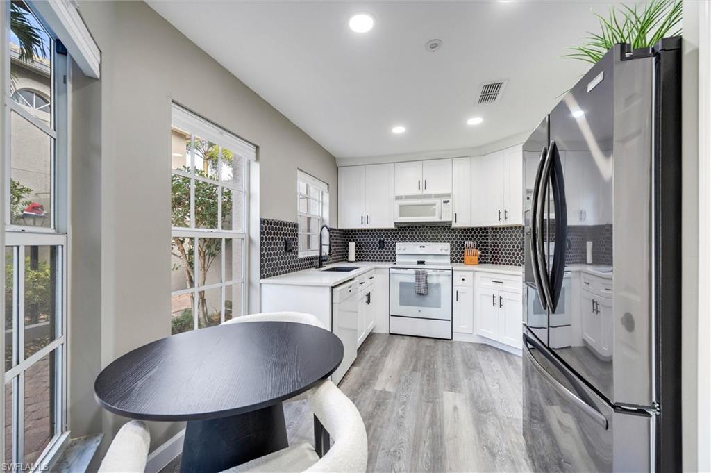 28080 Cavendish CT # 2006