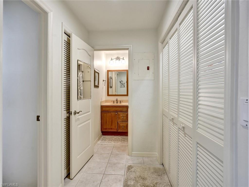 421 Country Hollow CT # D202