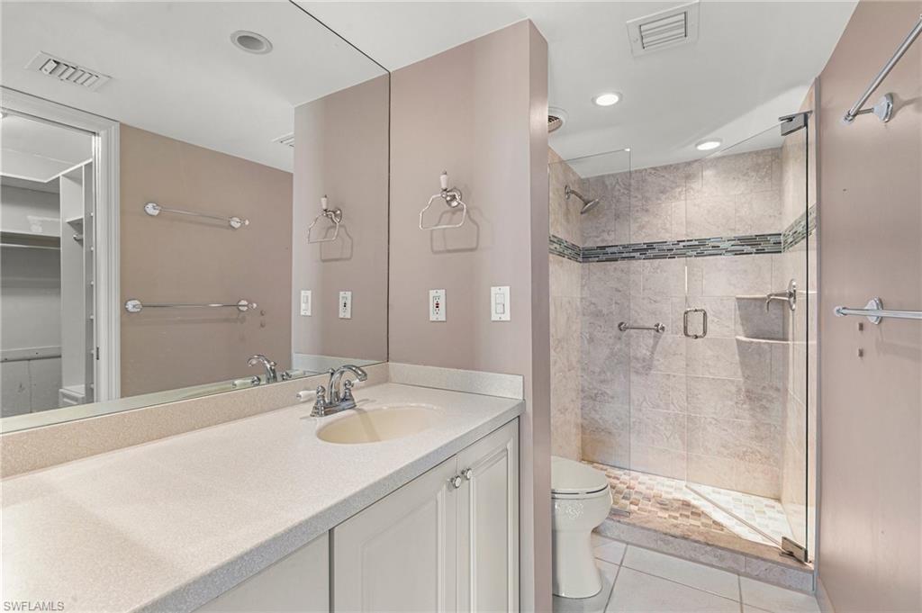 3430 Gulf Shore BLVD N # 2B