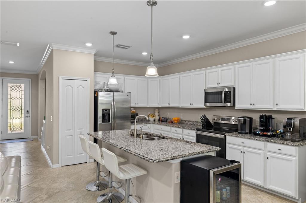 4260 Raffia Palm CIR