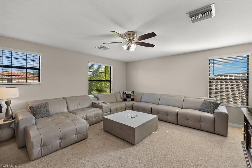 4260 Raffia Palm CIR